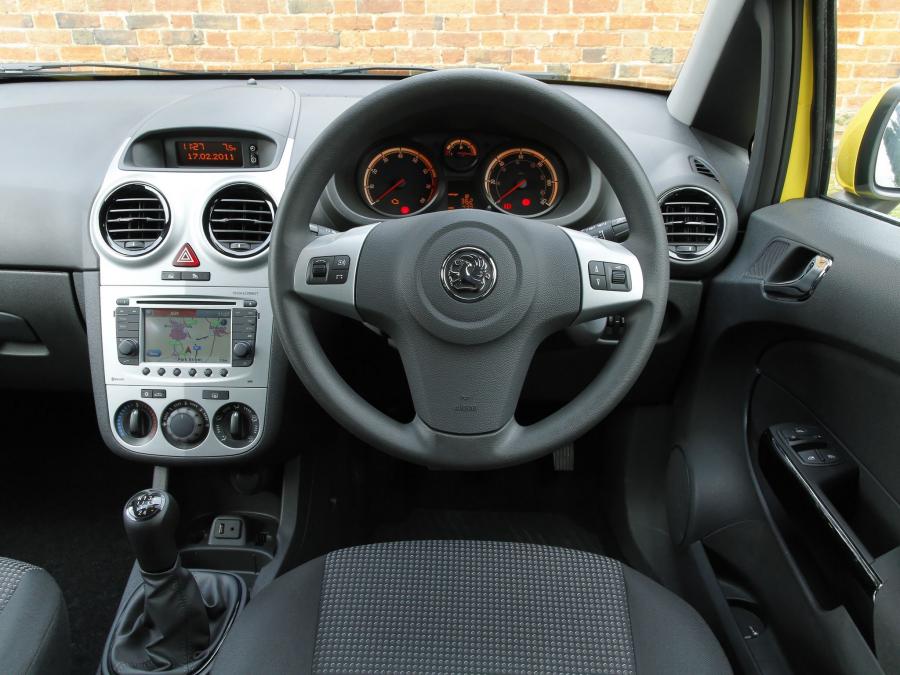  Vauxhall Corsa 5-Door 2010 года  (фото 14 из 19)